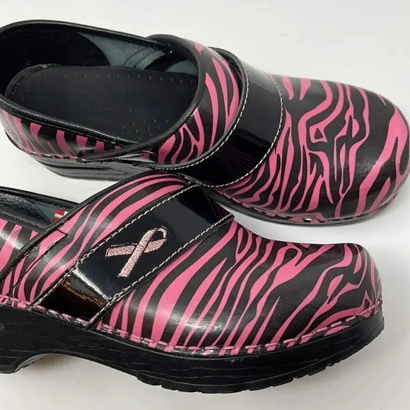 Sanita Breast Cancer Zebra pink Professional Clogs - Picture 9 of 10